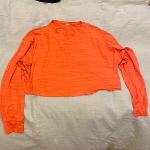 Lululemon cropped T shirt